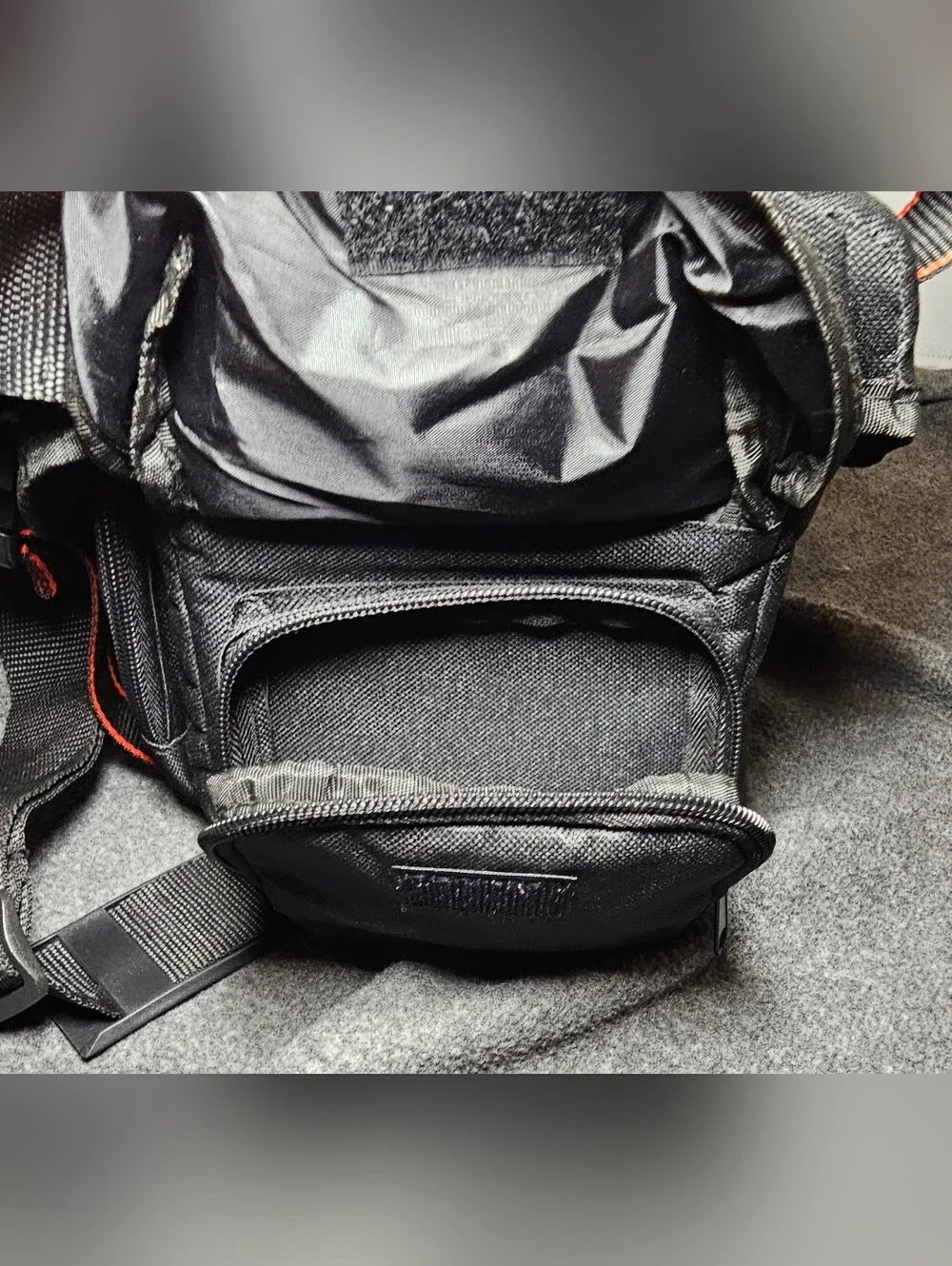 Commander Black Red Padded Adjustable Strap Dividers Large DSLR Camera Bag